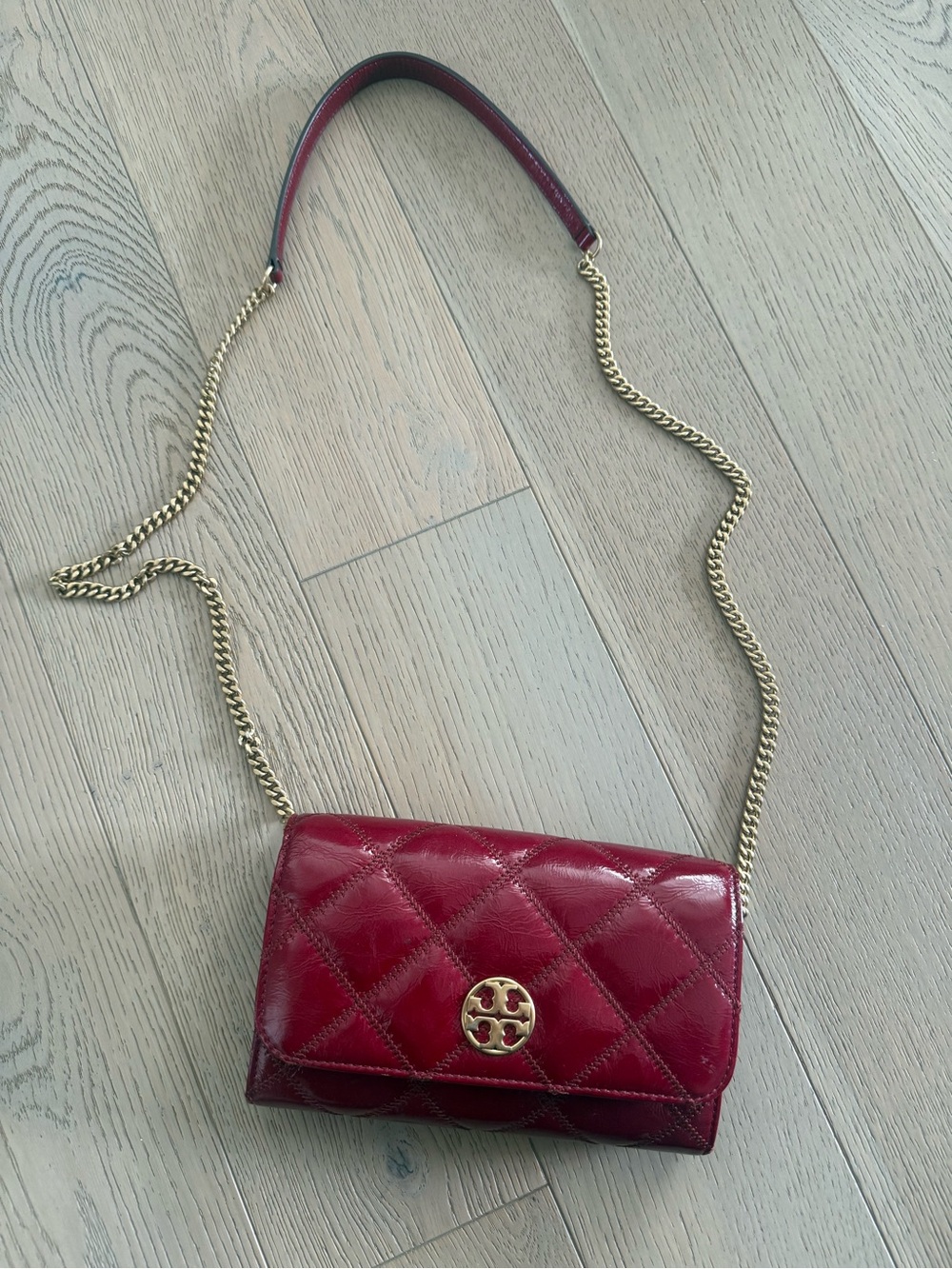 Tory Burch quilted red chain on wallet